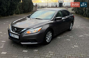 Седан Nissan Altima 2016 в Самборі