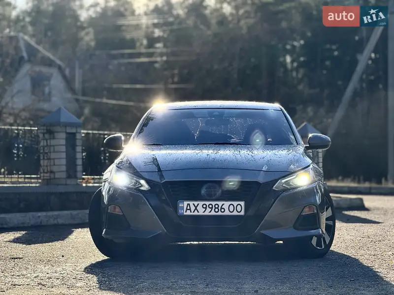 Nissan Altima 2020