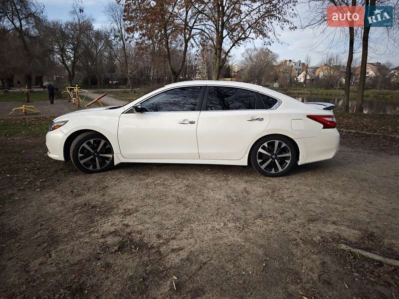 Седан Nissan Altima 2017 в Белой Церкви
