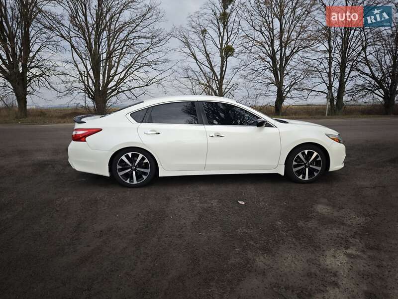 Седан Nissan Altima 2017 в Белой Церкви