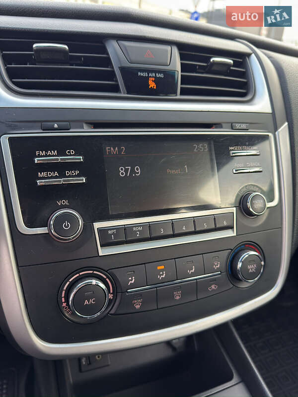 Седан Nissan Altima 2015 в Киеве