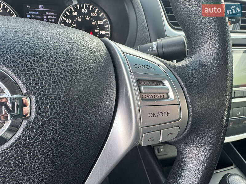 Седан Nissan Altima 2015 в Киеве