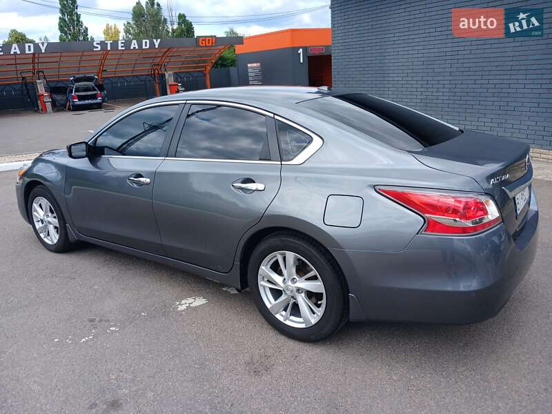 Седан Nissan Altima 2015 в Харкові