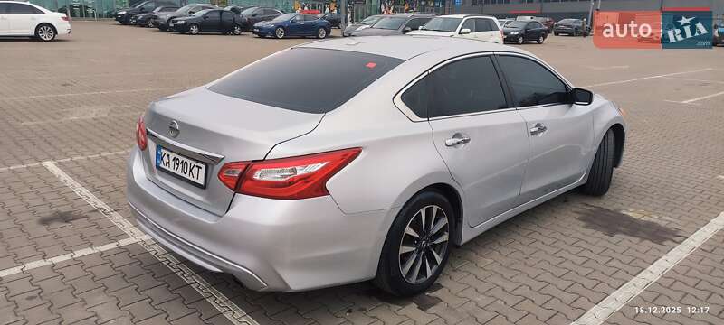 Седан Nissan Altima 2016 в Києві