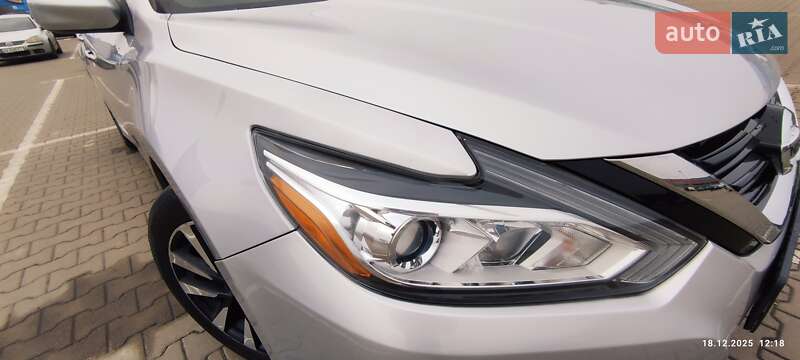 Седан Nissan Altima 2016 в Києві