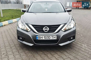 Седан Nissan Altima 2016 в Одессе