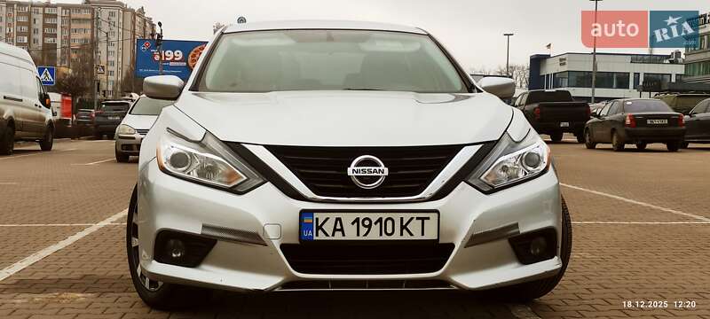 Седан Nissan Altima 2016 в Києві