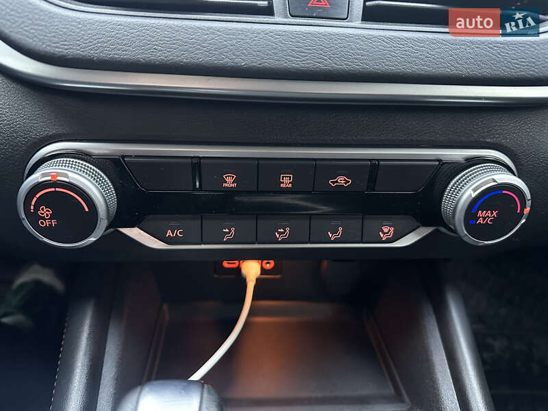 Седан Nissan Altima 2021 в Днепре