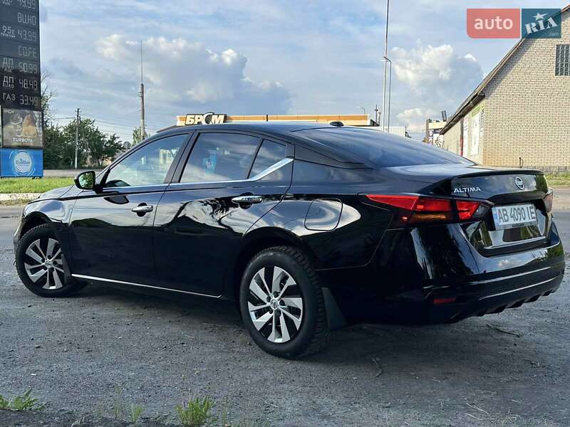 Седан Nissan Altima 2020 в Тульчине