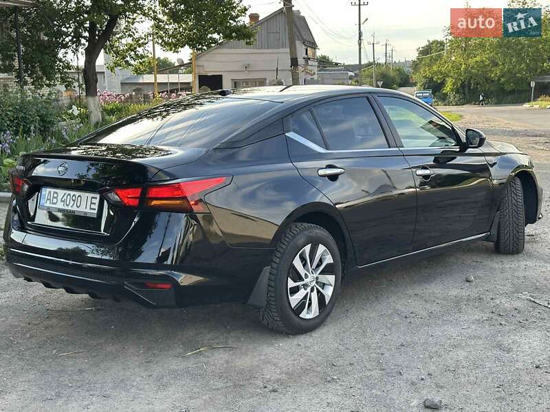 Седан Nissan Altima 2020 в Тульчине