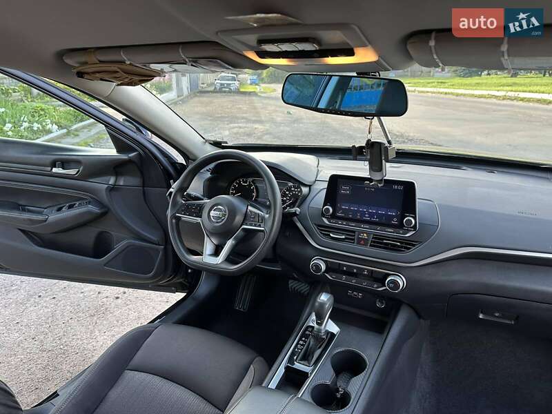 Седан Nissan Altima 2020 в Тульчине