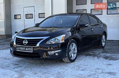 Седан Nissan Altima 2015 в Николаеве