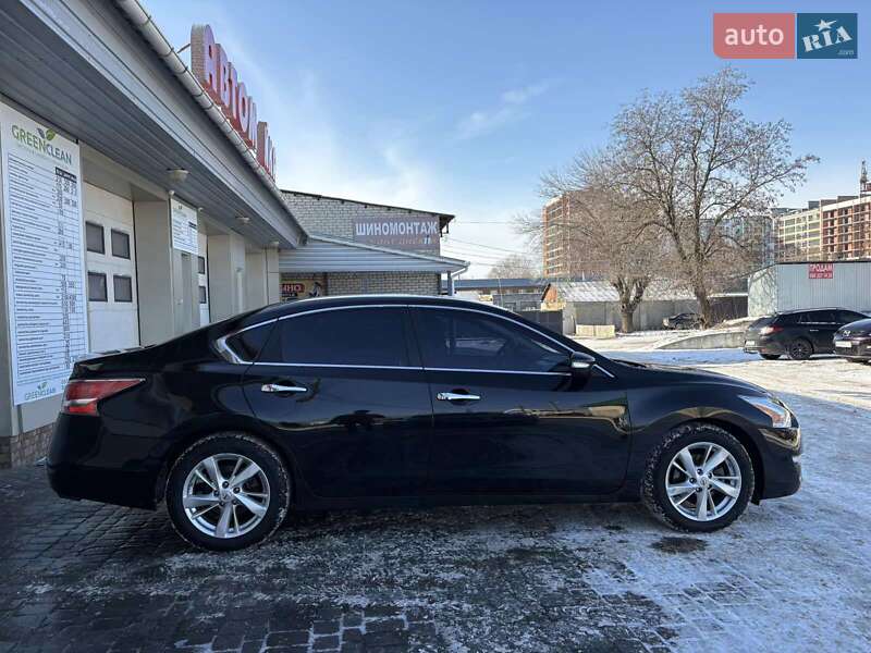 Седан Nissan Altima 2015 в Миколаєві