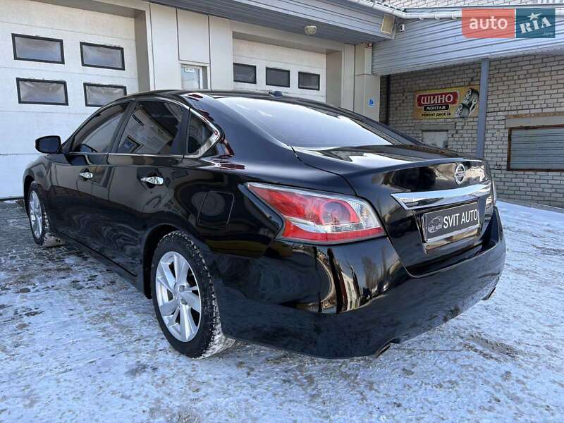 Седан Nissan Altima 2015 в Миколаєві