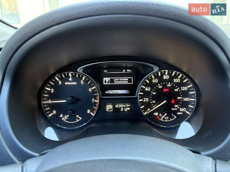 Седан Nissan Altima 2015 в Миколаєві