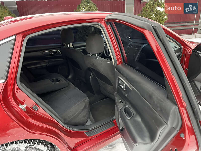 Седан Nissan Altima 2015 в Киеве