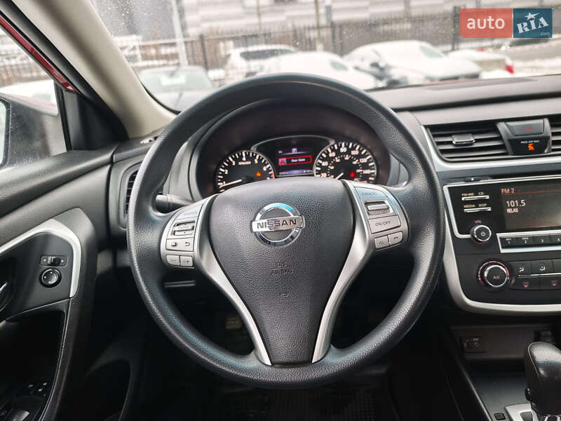 Седан Nissan Altima 2015 в Киеве фото 14 Седан Nissan Altima 2015 в Киеве