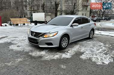 Седан Nissan Altima 2017 в Харкові