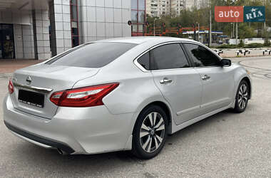Седан Nissan Altima 2017 в Харькове