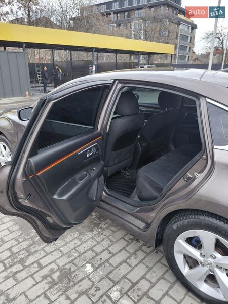 Седан Nissan Altima 2015 в Дніпрі