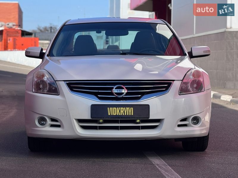 Седан Nissan Altima 2011 в Києві фото 3 Седан Nissan Altima 2011 в Києві