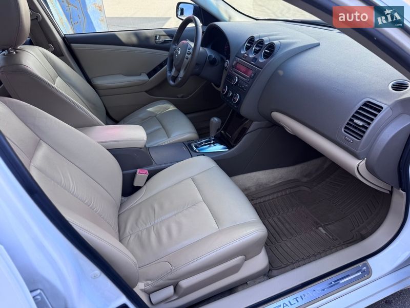 Седан Nissan Altima 2011 в Києві фото 35 Седан Nissan Altima 2011 в Києві
