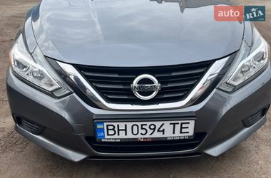 Седан Nissan Altima 2017 в Виннице