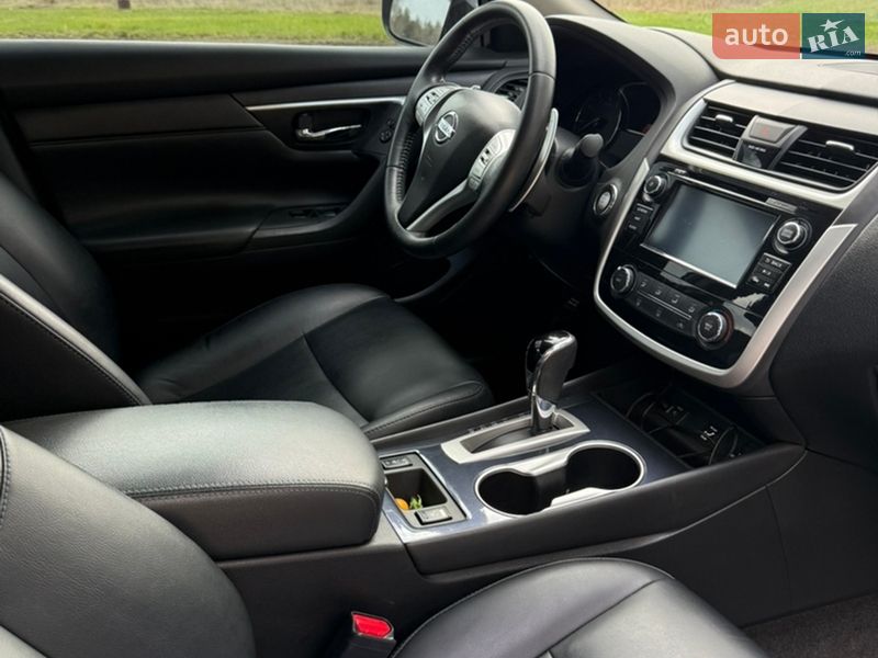 Седан Nissan Altima 2018 в Кобеляках