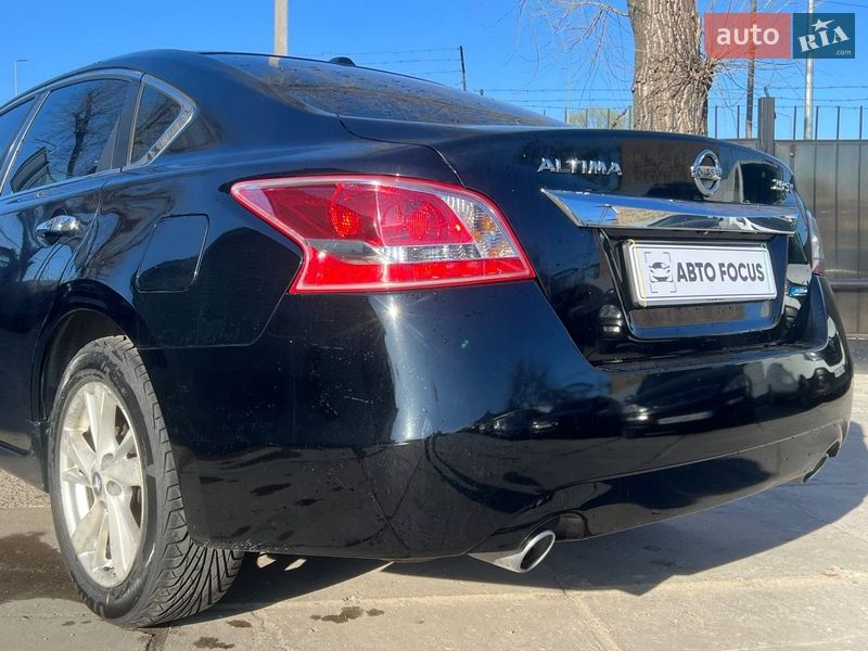 Седан Nissan Altima 2012 в Києві