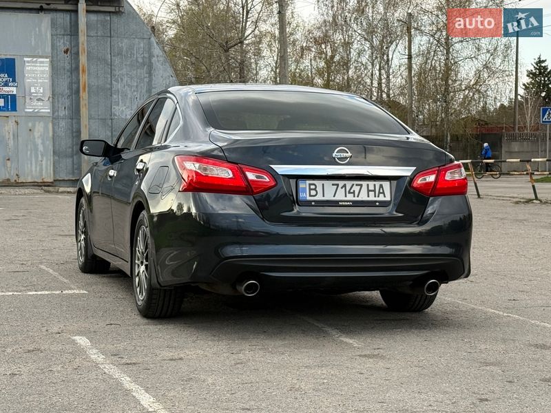 Седан Nissan Altima 2017 в Кременчуге
