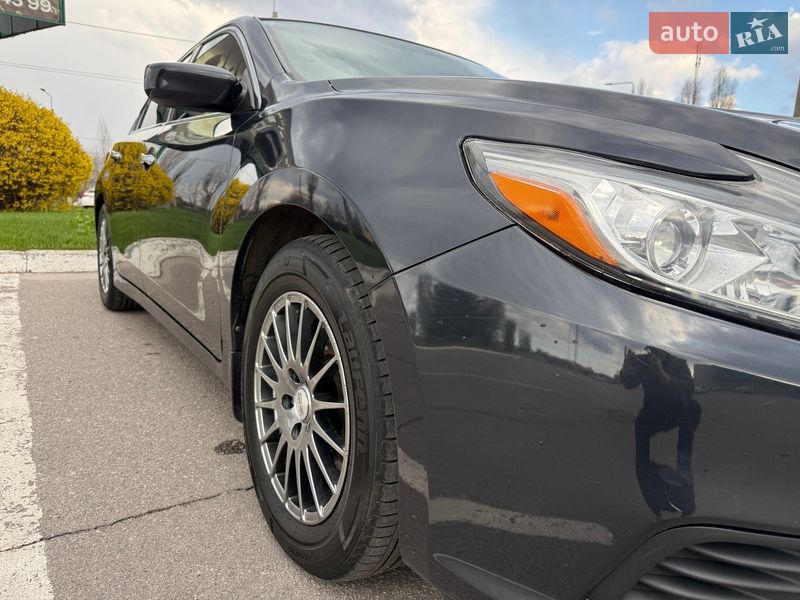 Седан Nissan Altima 2017 в Кременчуге