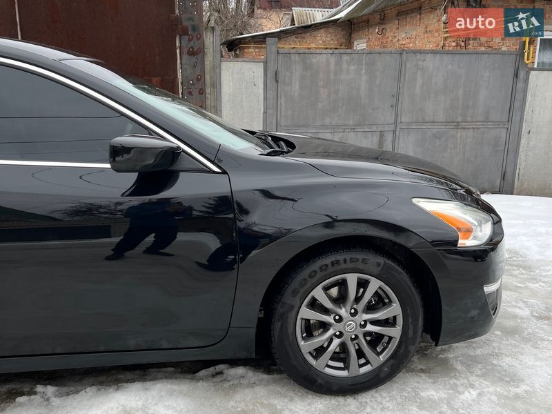 Седан Nissan Altima 2015 в Харкові
