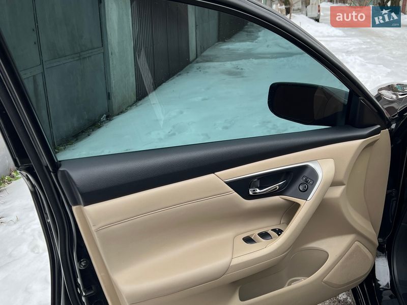 Седан Nissan Altima 2015 в Харкові