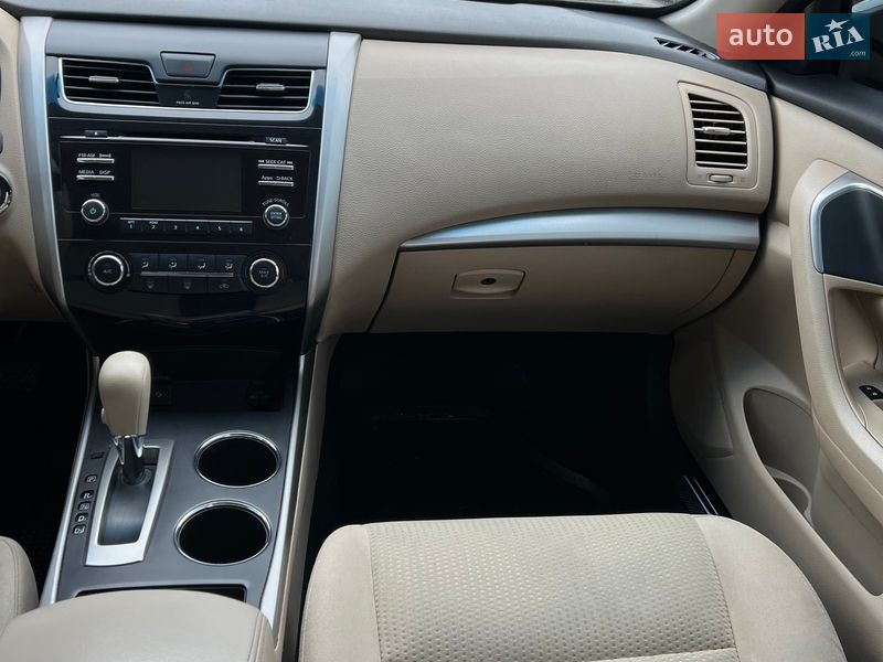 Седан Nissan Altima 2015 в Харкові