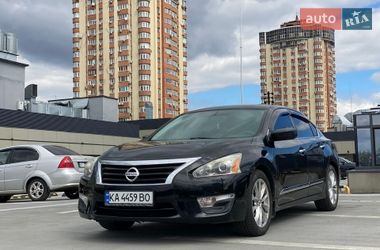 Седан Nissan Altima 2014 в Киеве