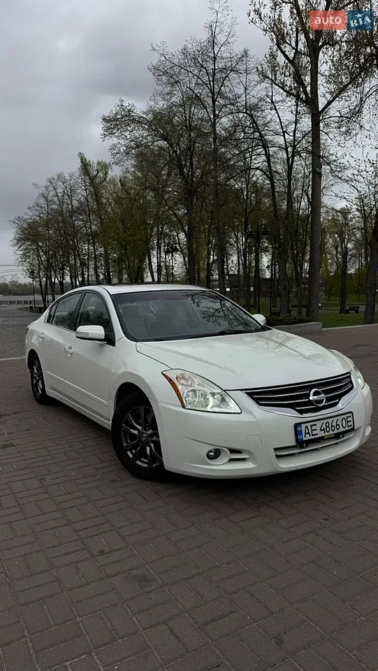 2010 Nissan Altima - мініатюра 12