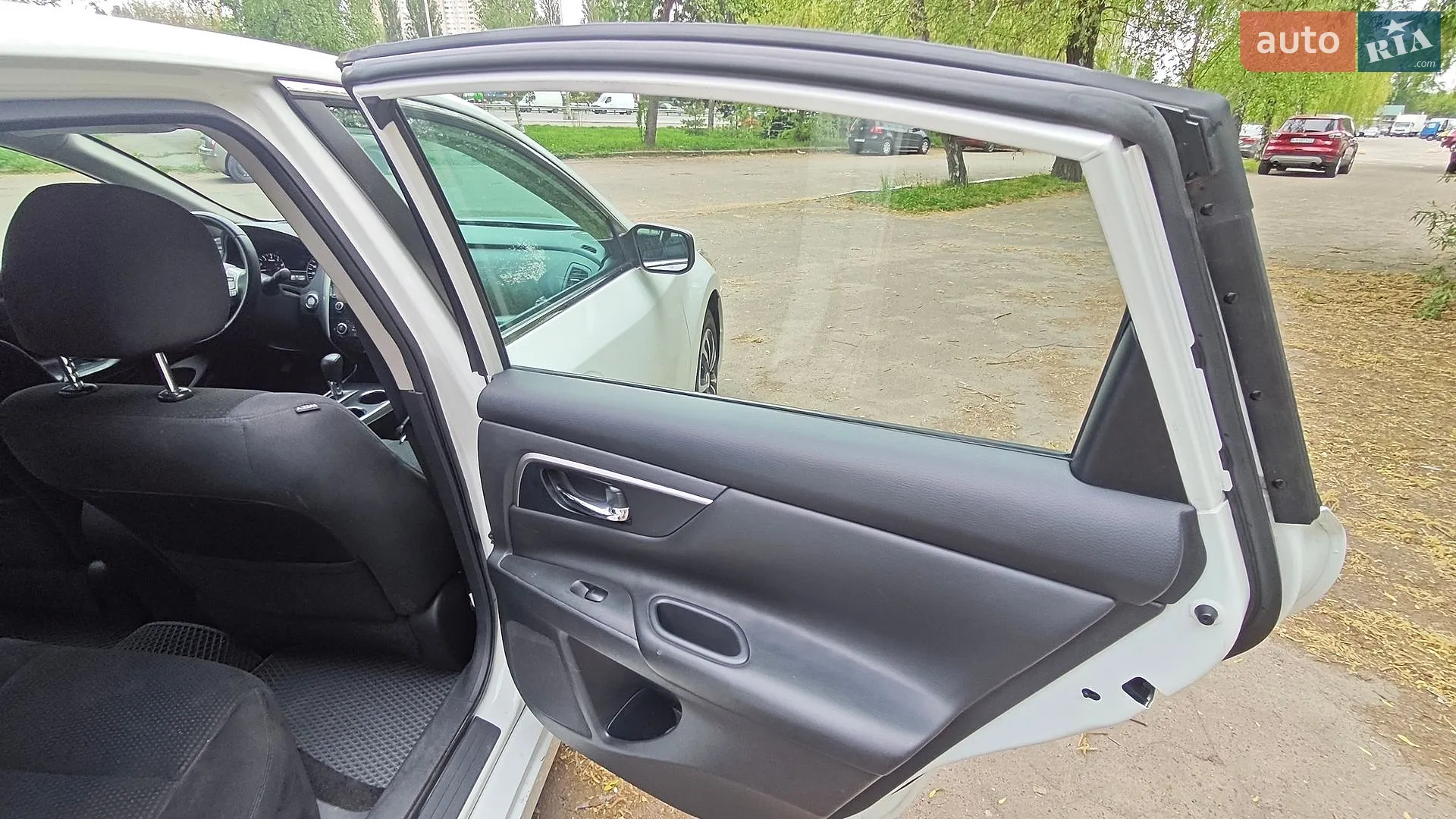 2015 Nissan Altima - мініатюра 27