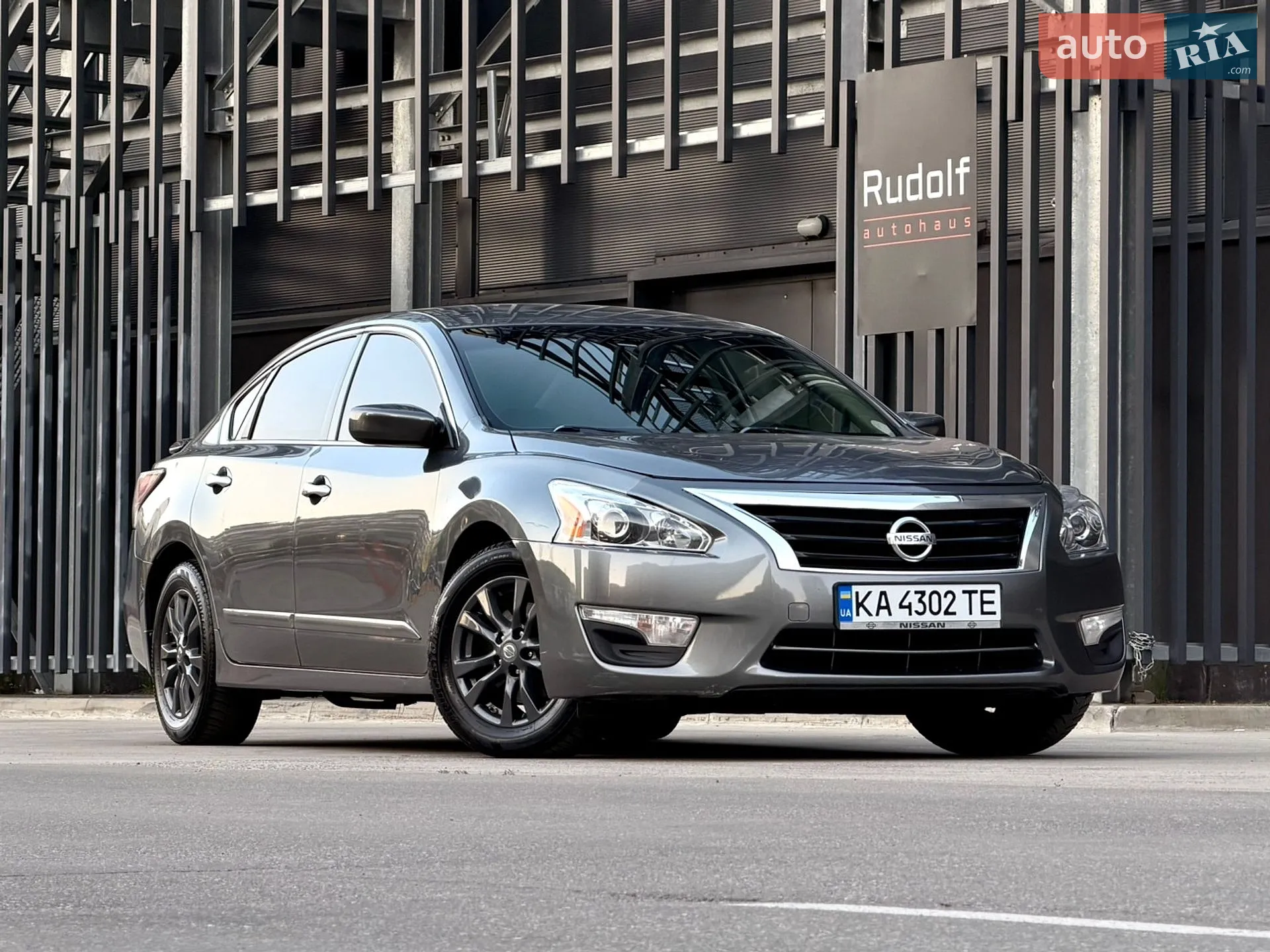 2015 Nissan Altima - фото 1
