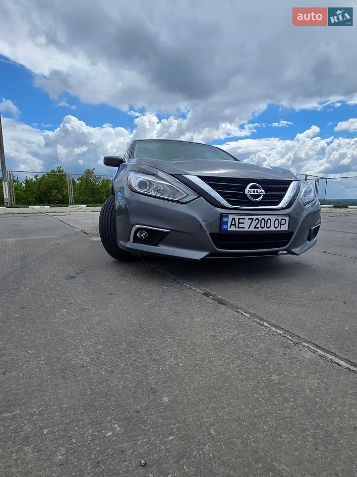 2017 Nissan Altima - мініатюра 10