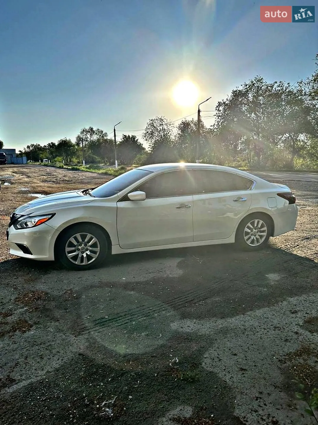2017 Nissan Altima - мініатюра 2