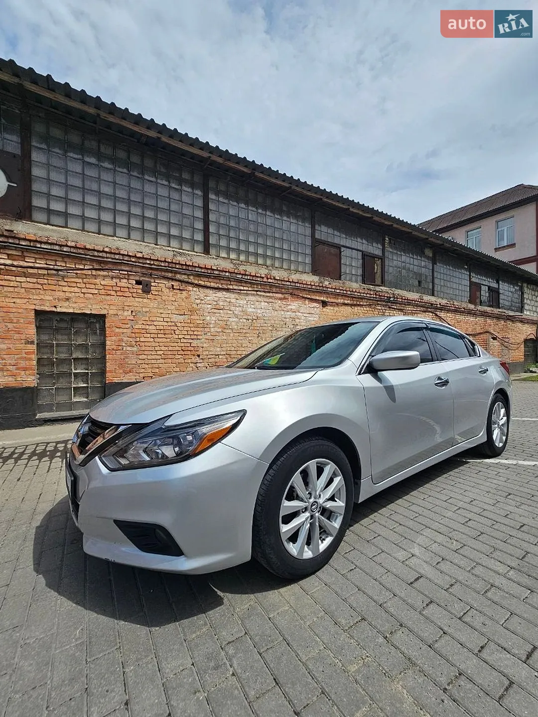 2016 Nissan Altima - мініатюра 2