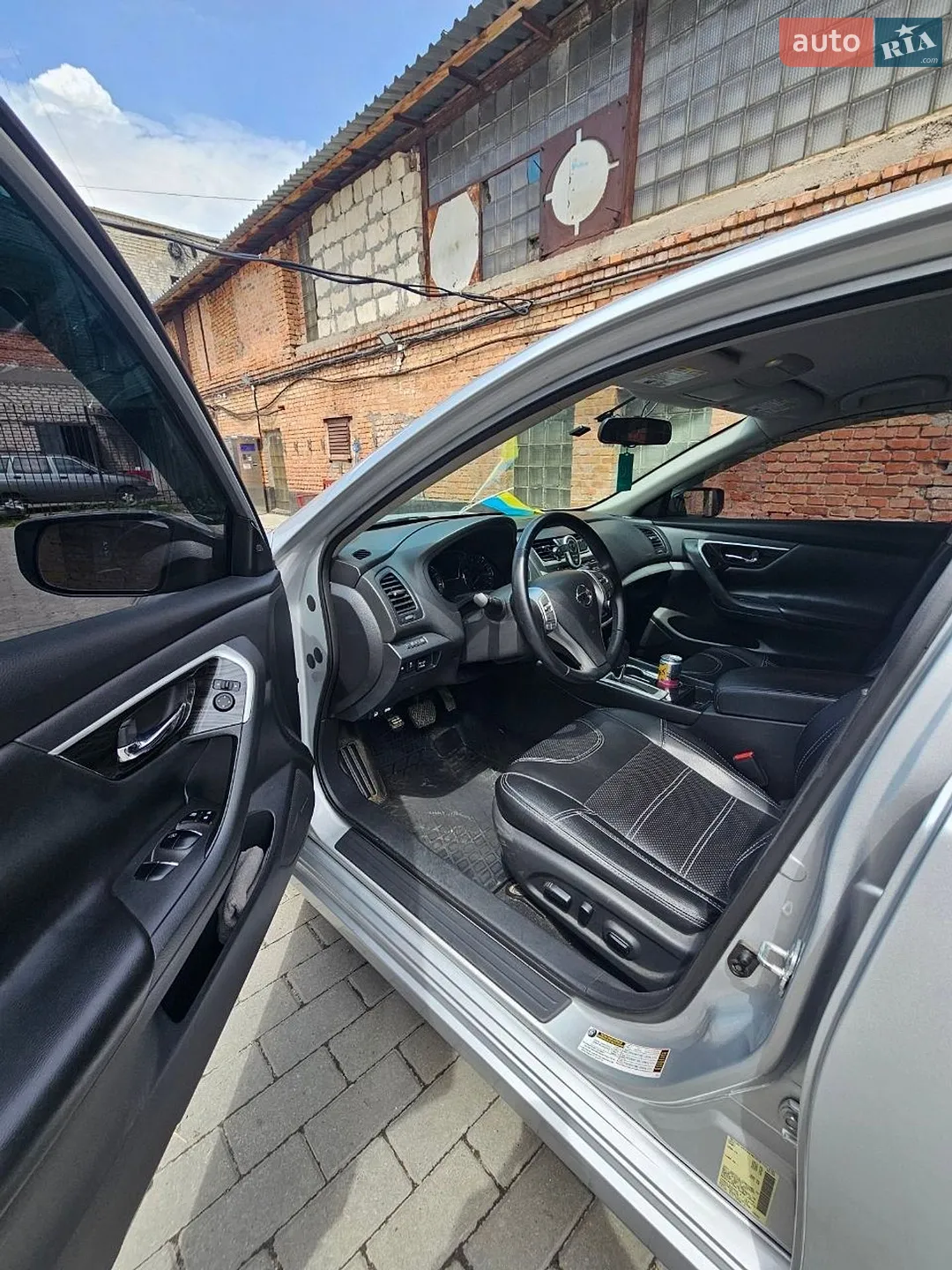 2016 Nissan Altima - мініатюра 14