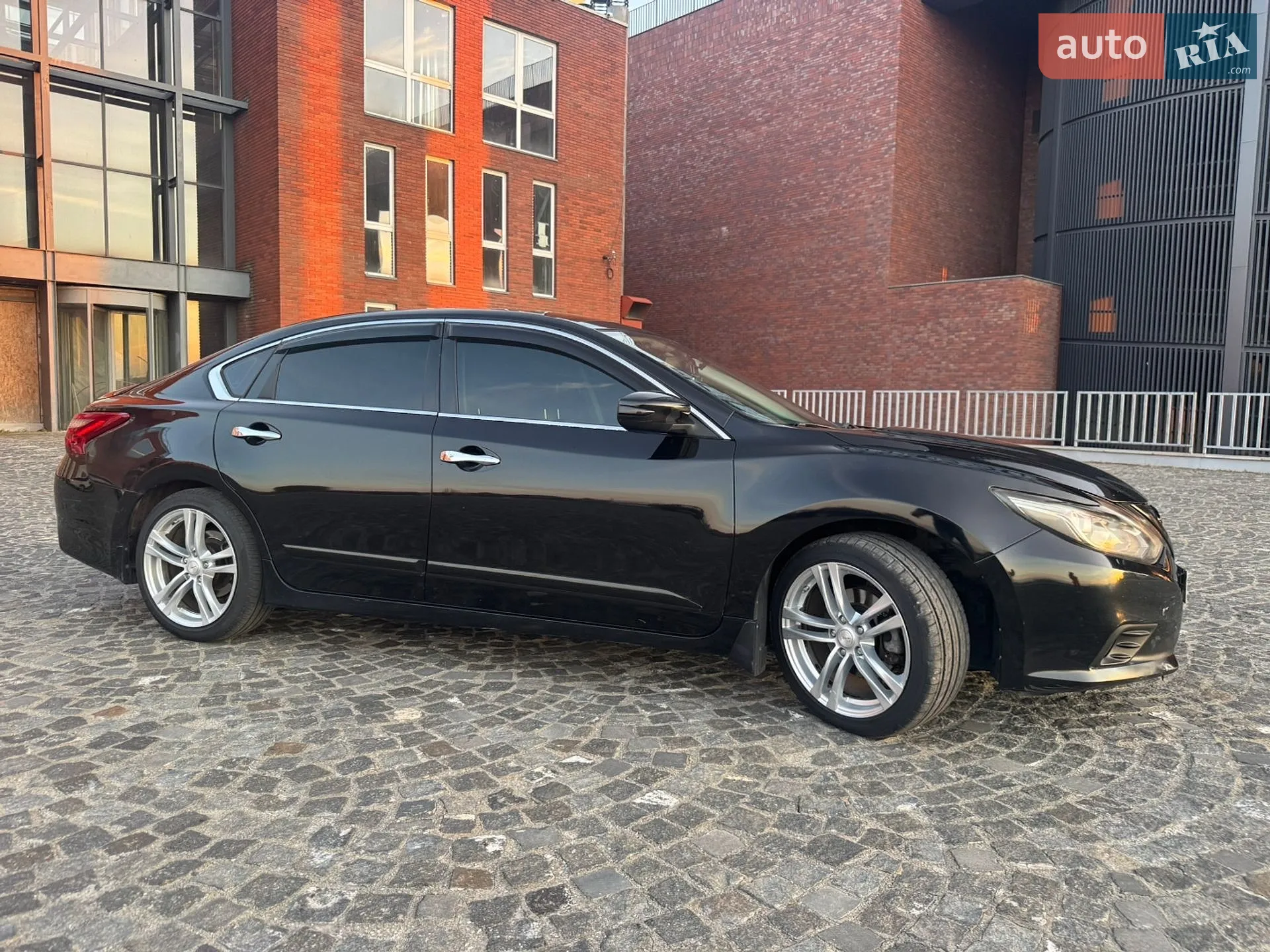 2016 Nissan Altima - мініатюра 12