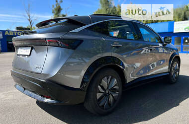 Позашляховик / Кросовер Nissan Ariya 2022 в 