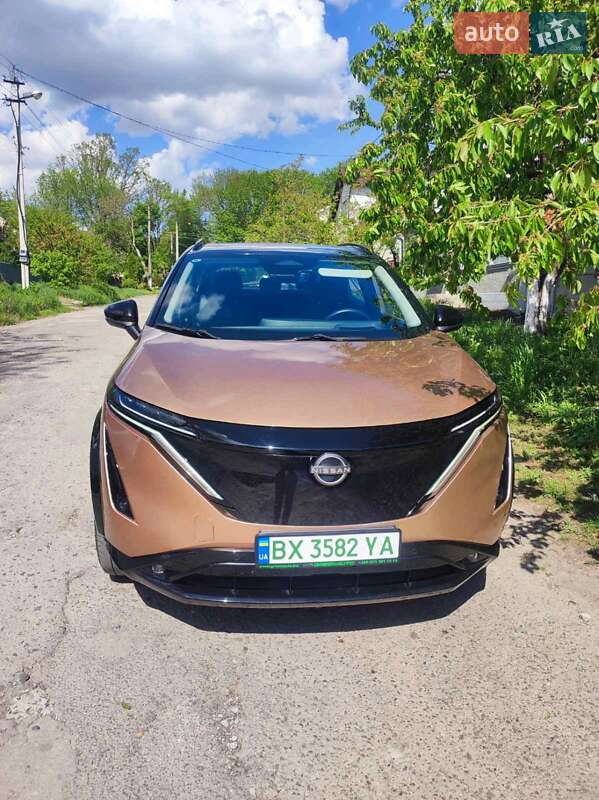 Позашляховик / Кросовер Nissan Ariya 2022 в 