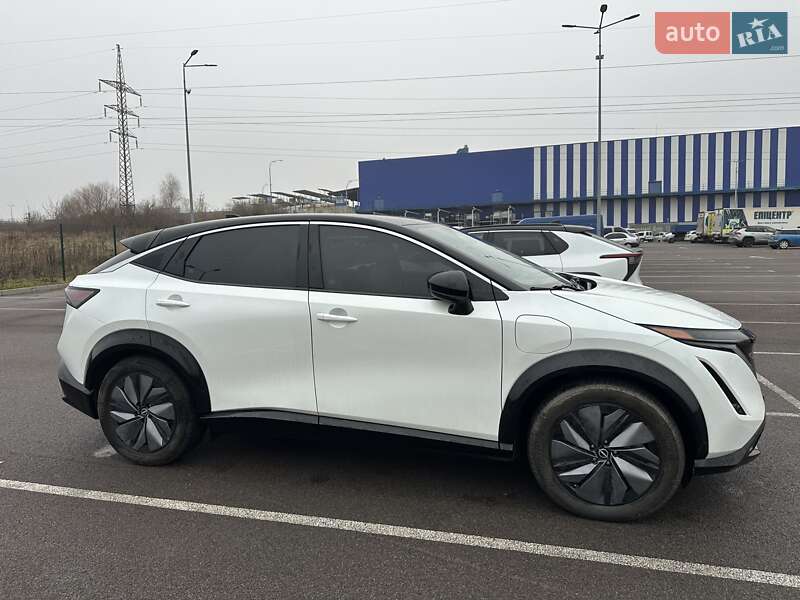Внедорожник / Кроссовер Nissan Ariya 2023 в Ровно