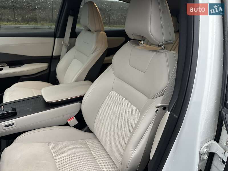 Внедорожник / Кроссовер Nissan Ariya 2023 в Ровно