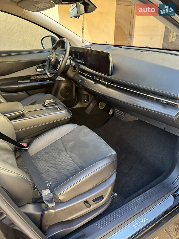 Внедорожник / Кроссовер Nissan Ariya 2022 в Остроге