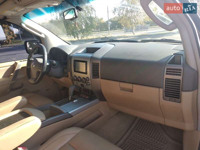 Внедорожник / Кроссовер Nissan Armada 2006 в Запорожье