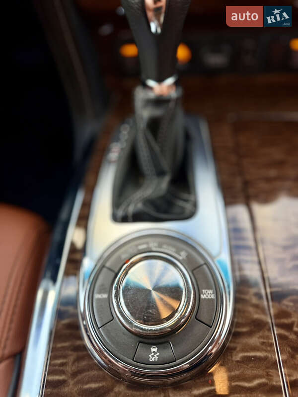 Позашляховик / Кросовер Nissan Armada 2018 в Львові